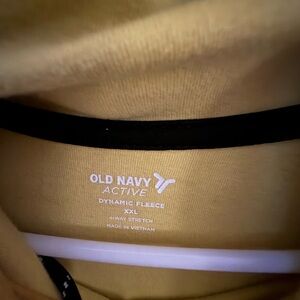 Old Navy Active Dynamic Fleece in Tan